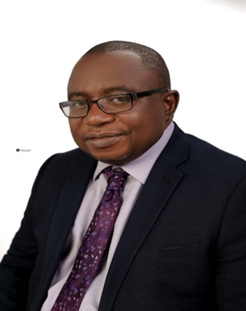 Portrait of Dr. Sarah Lee, Epidemiologist