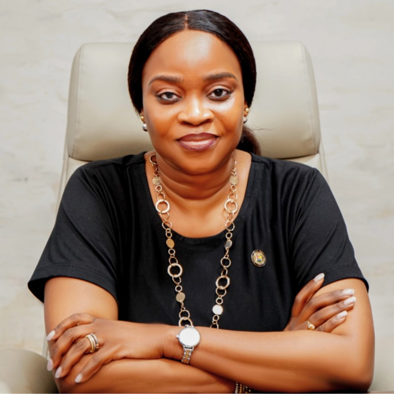 Portrait of Dr. Sarah Lee, Epidemiologist